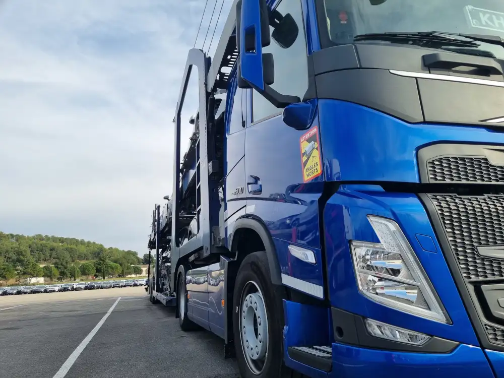Cabine d’un camion porte-voitures